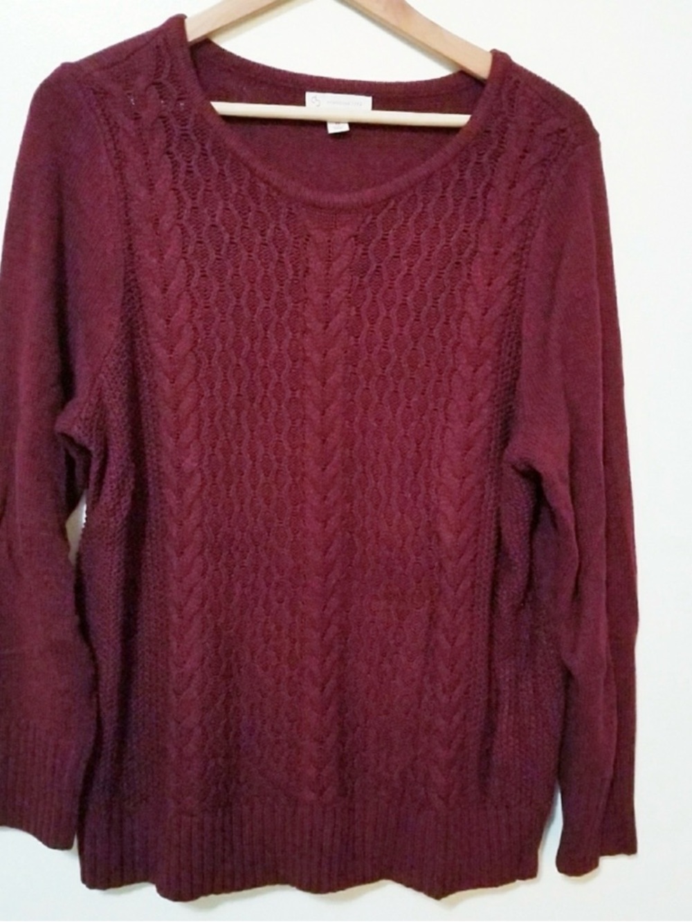 Women's Cable Knit Scoop Neck Sweater - Burgundy